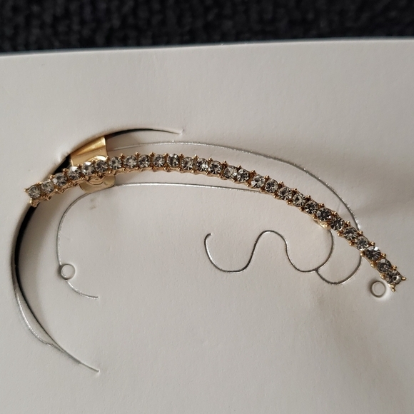 🥳3/20🥳 Gold Tone Left Ear 28 Rhinestone Cuff - New in Package - Picture 3 of 4
